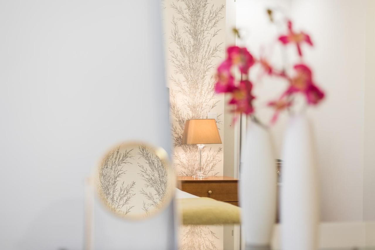 Guestready - The First Appartamento OOporto Esterno foto