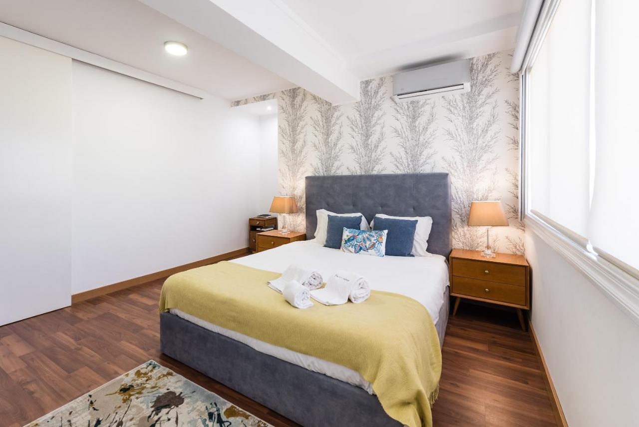 Guestready - The First Appartamento OOporto Esterno foto
